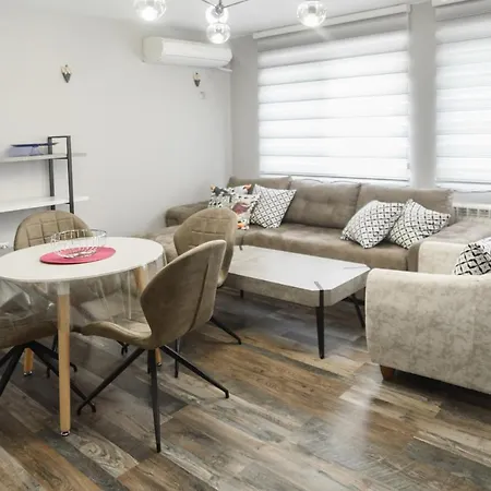 Martini Apartament Burgas City